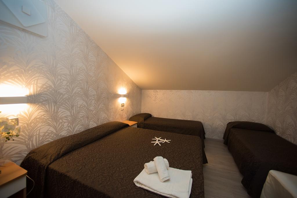 Hotel Ermeti B&B Brunch Riccione Exterior foto