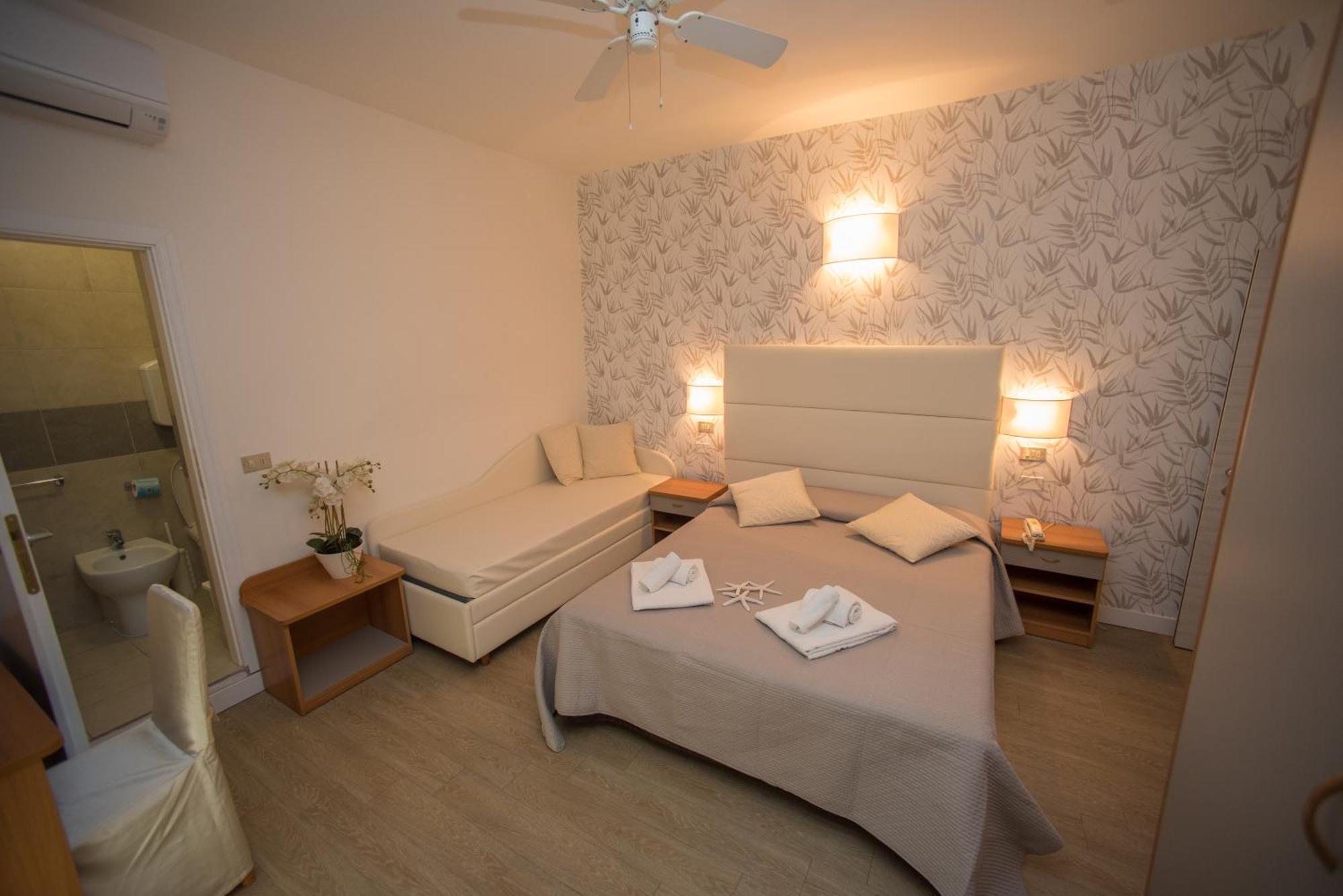 Hotel Ermeti B&B Brunch Riccione Exterior foto